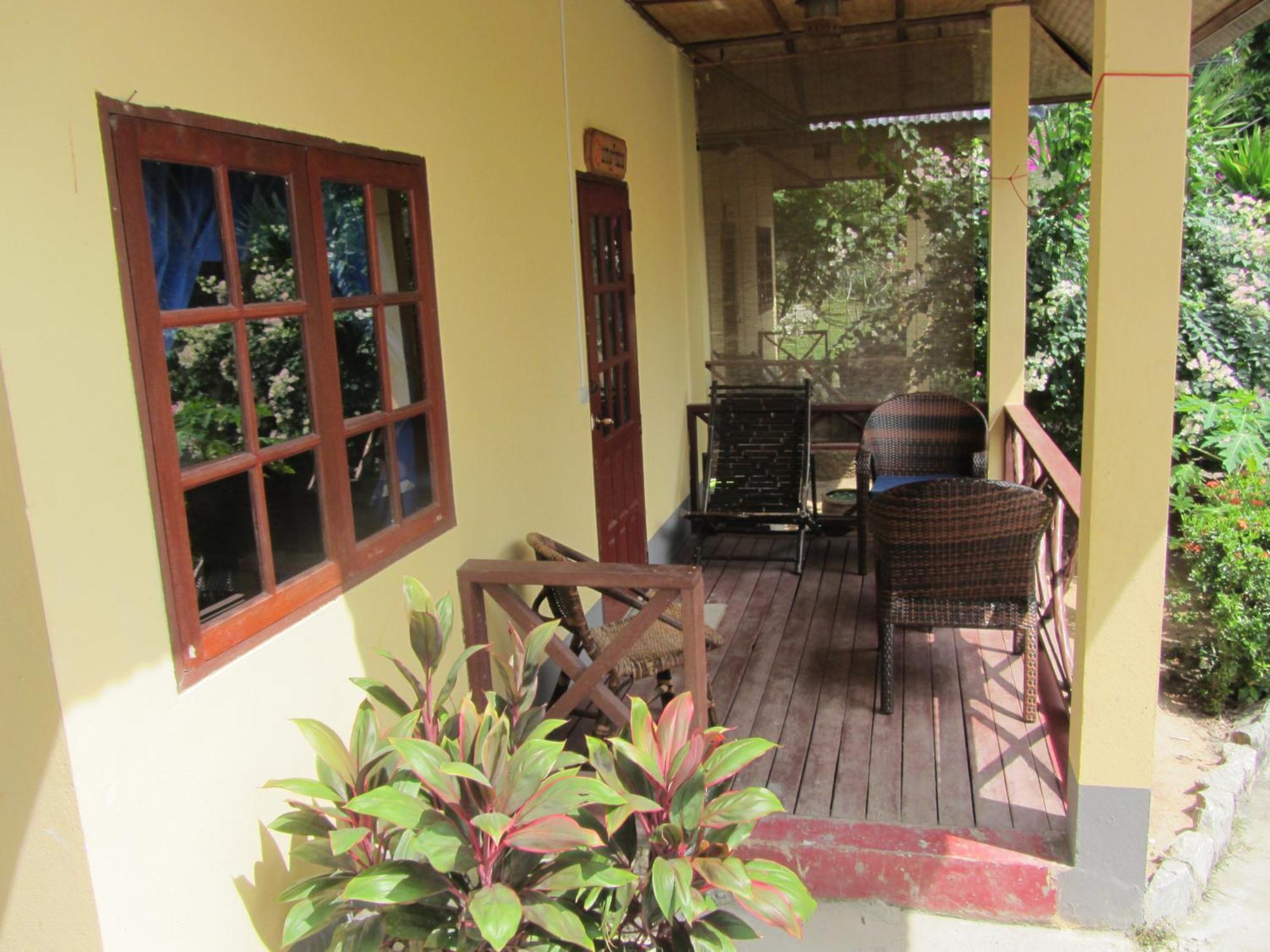 Flower Paradise Bungalows & Swiss Restaurant Roestiland Lamai Beach  Rum bild